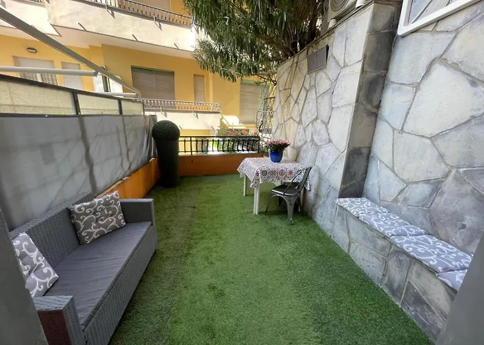 Lally's Nest * Rapallo